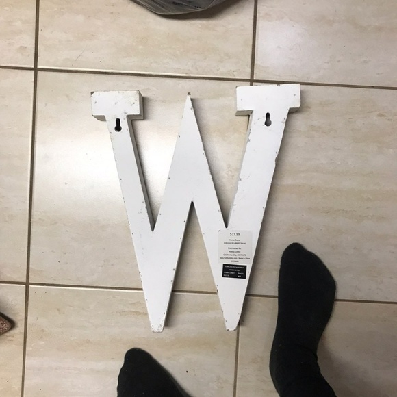 Large Rustic W wall decor - Picture 2 of 2